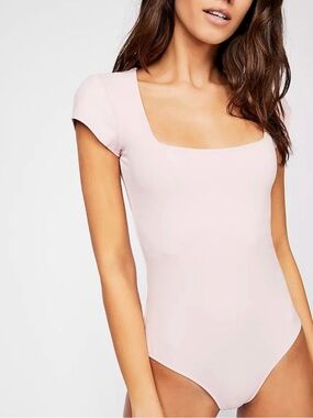 Second-skin shortsleeve squareneck bodysuit